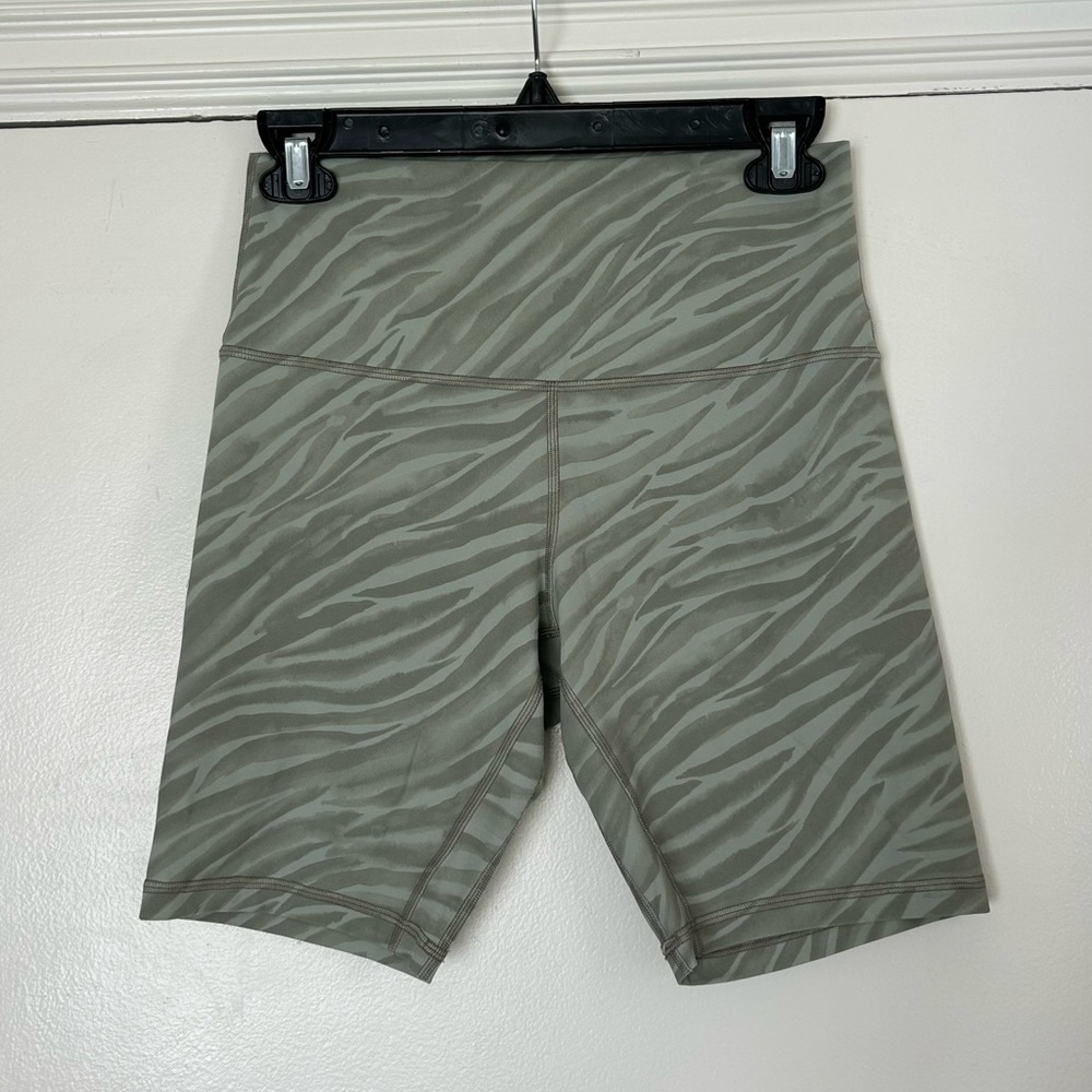 Lululemon Align Shorts 8in Le Tigre Camo Green Fern Multi 8